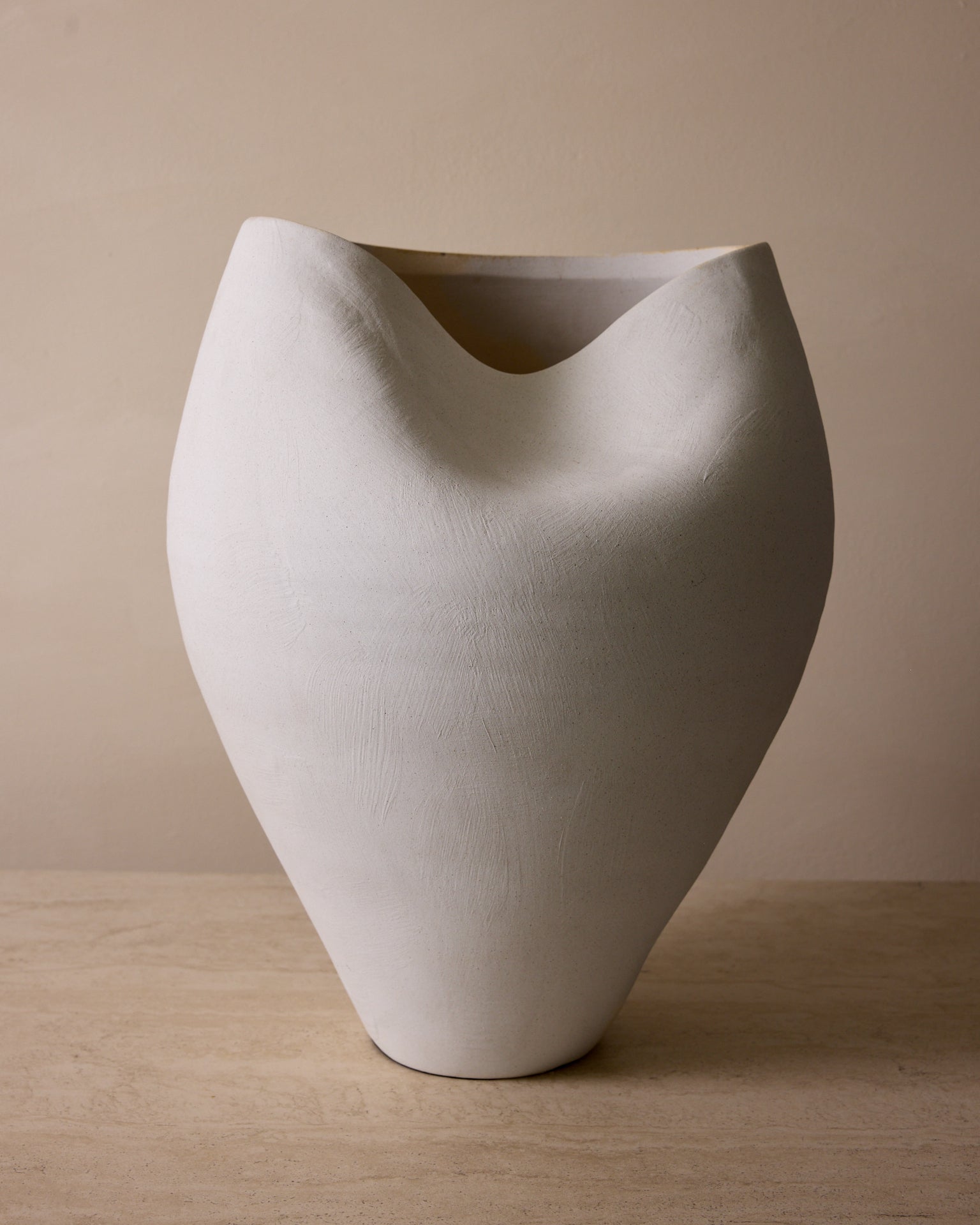 Delamo Vase
