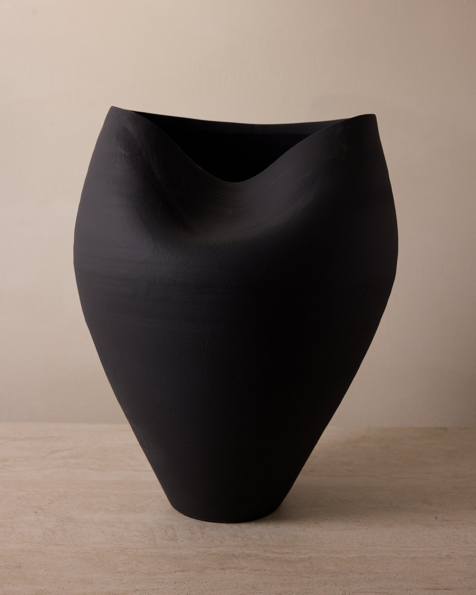 Delamo Vase