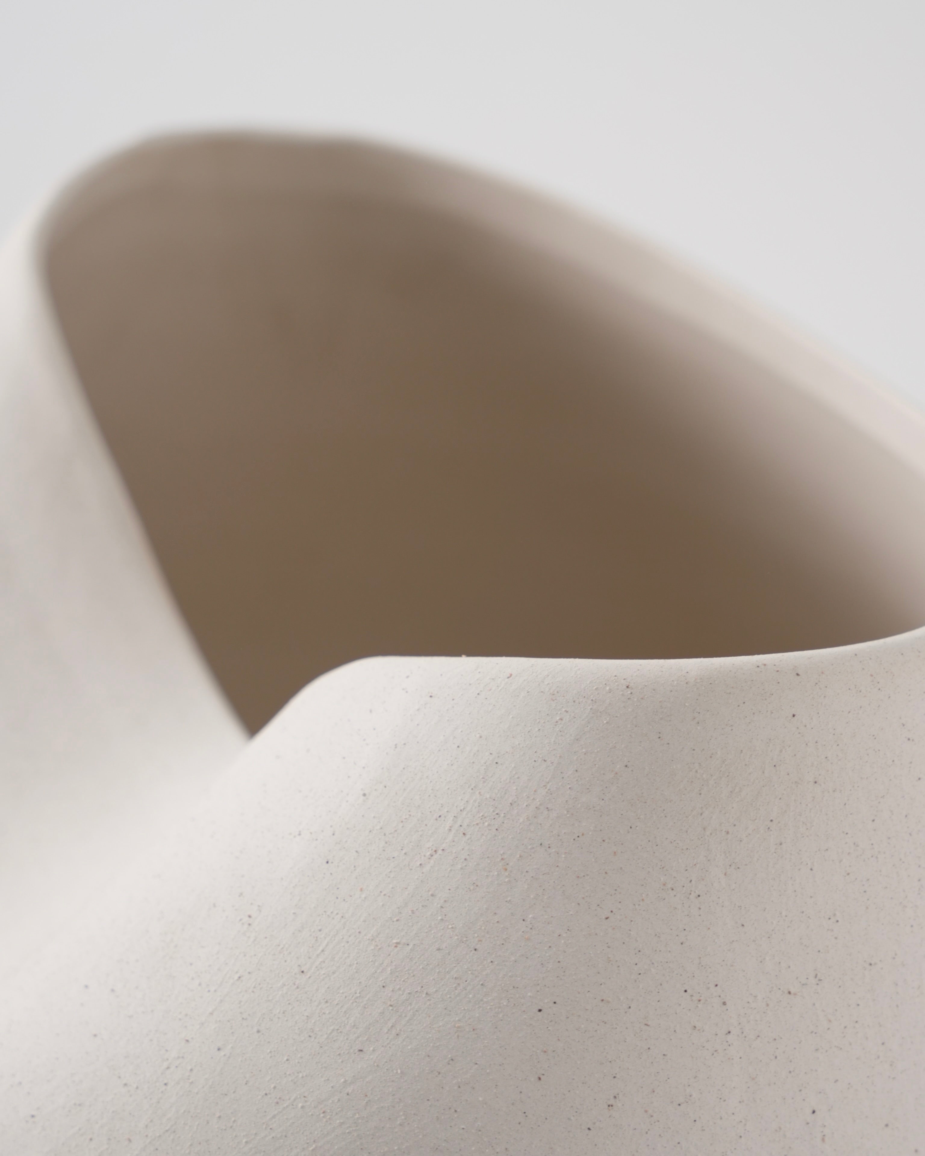 Delamo Vase