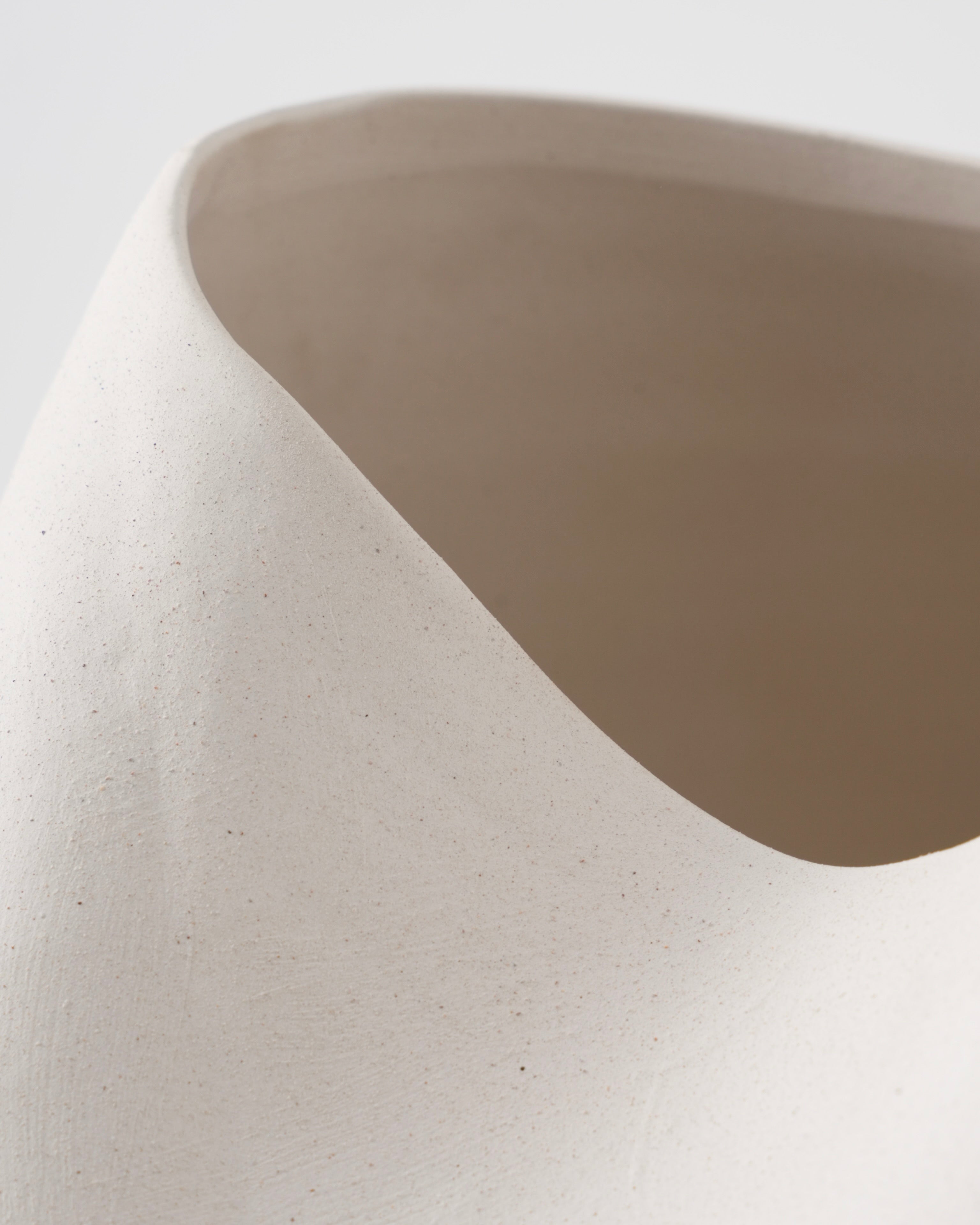 Delamo Vase