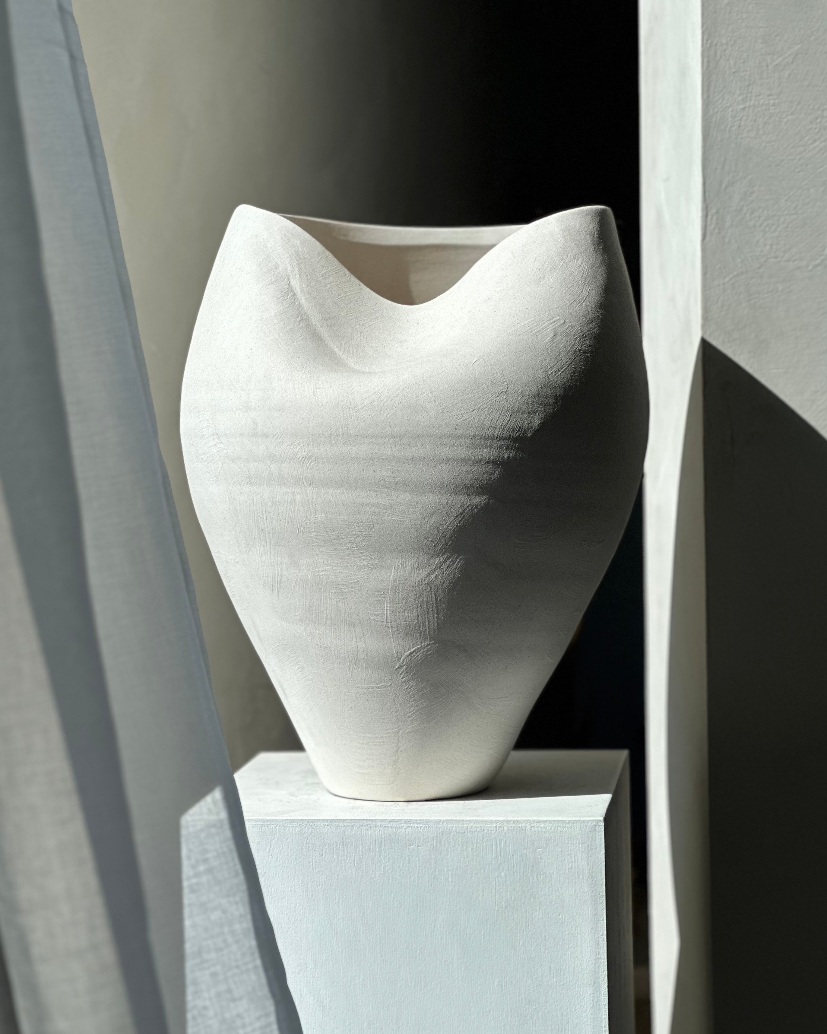 Delamo Vase