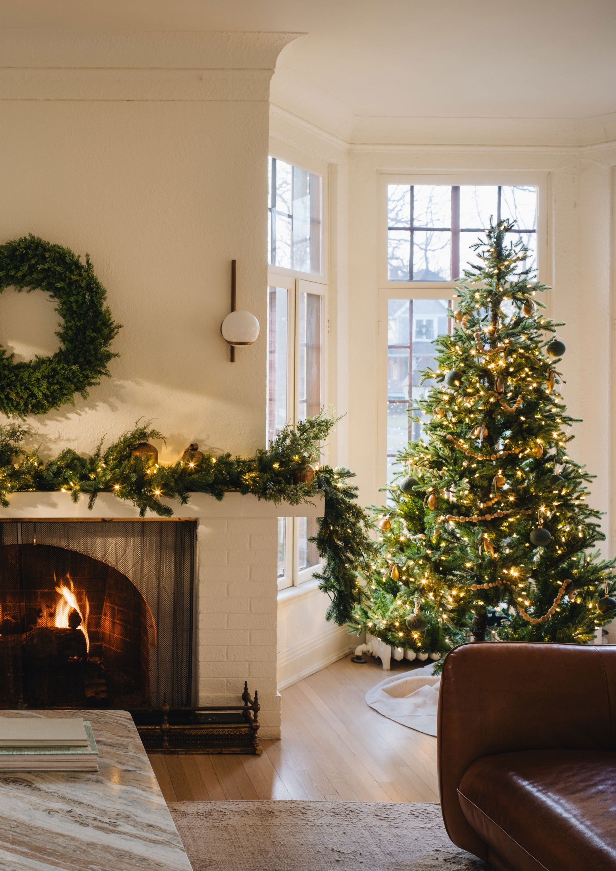 Pre-Lit LED Christmas Tree with White Lights 7.5'