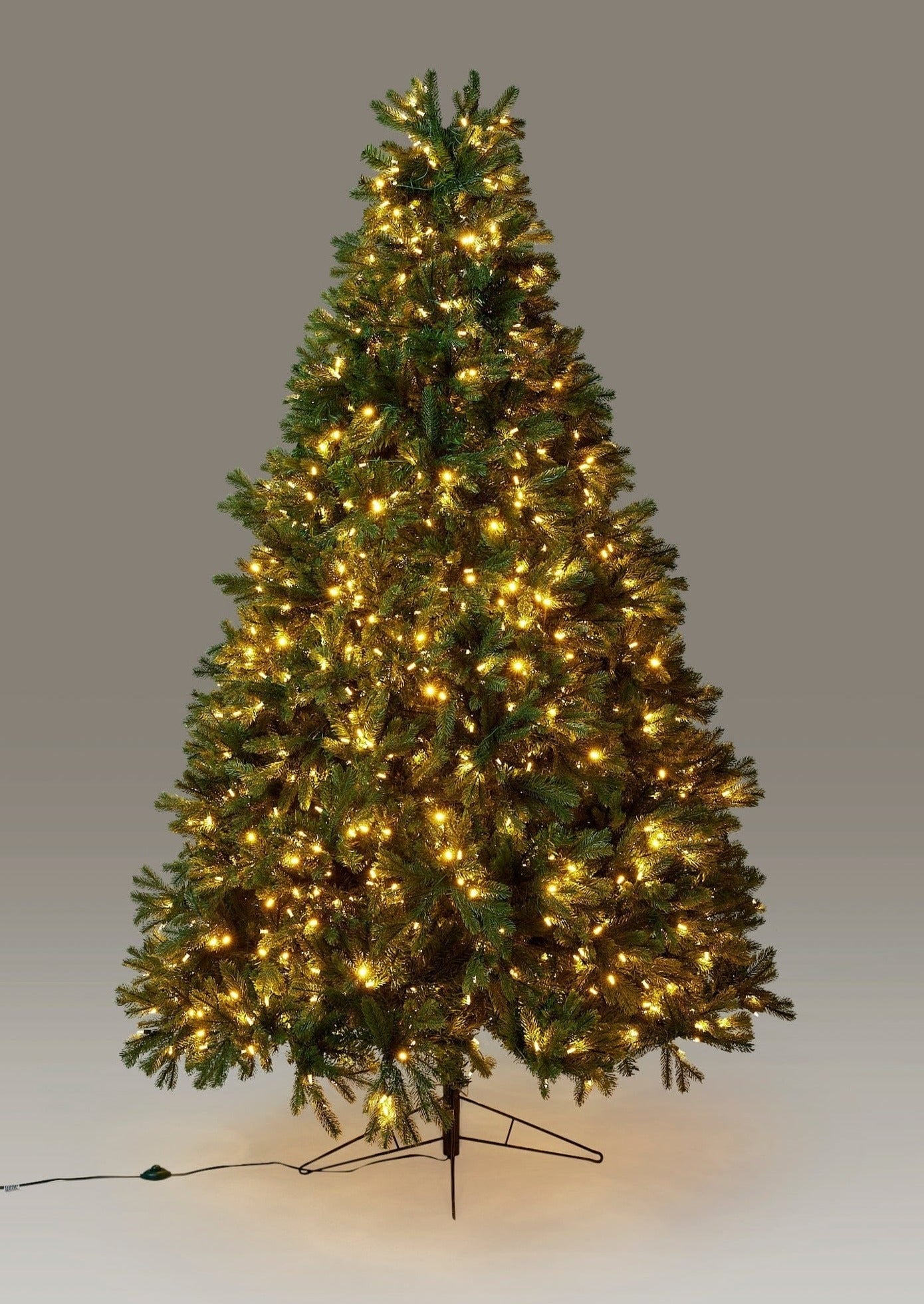 Pre-Lit LED Christmas Tree with White Lights 9'