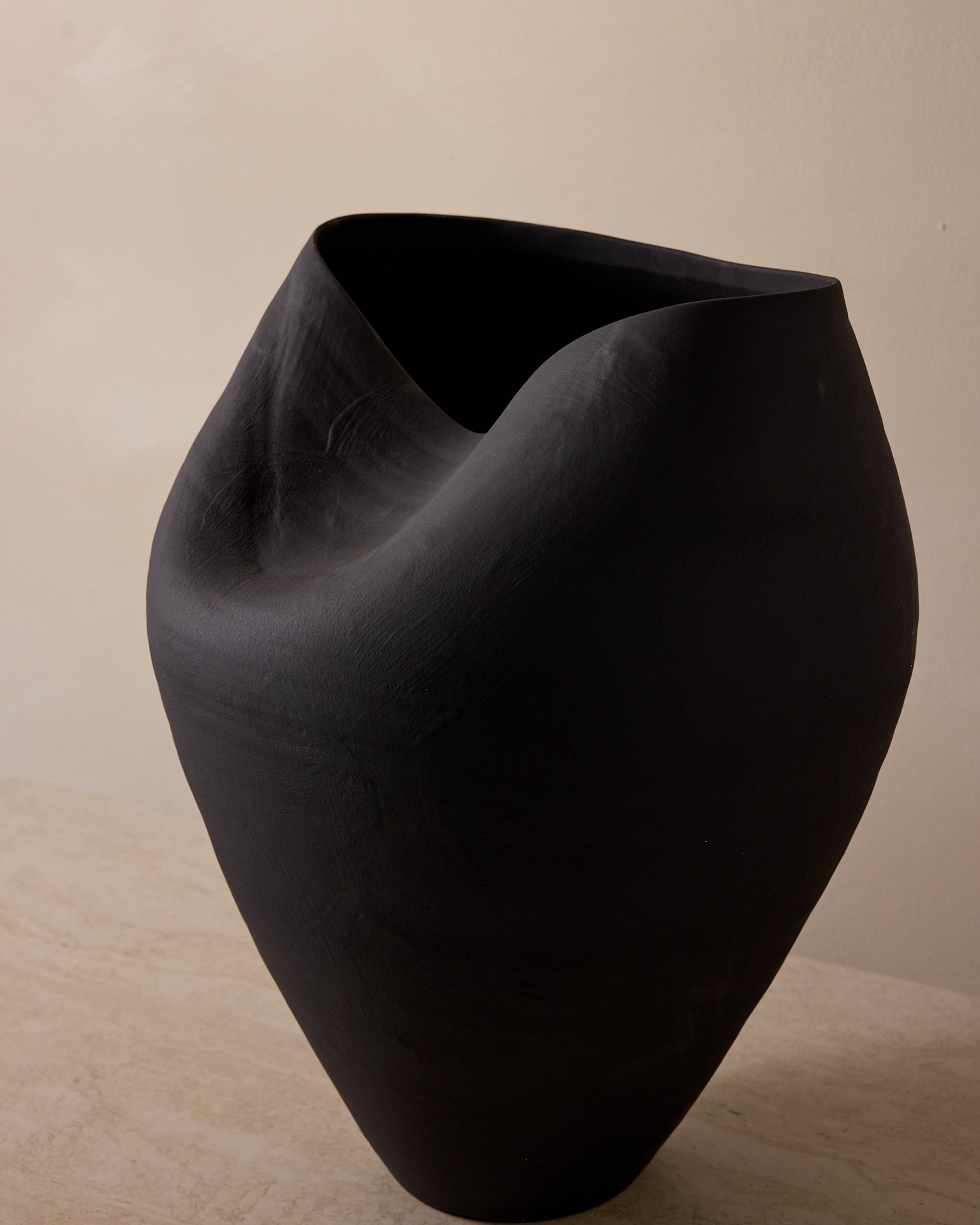 Delamo Vase